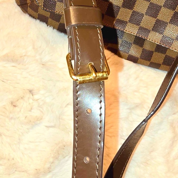 LOuis Vuitton Damier sling bag - Picture 5 of 12